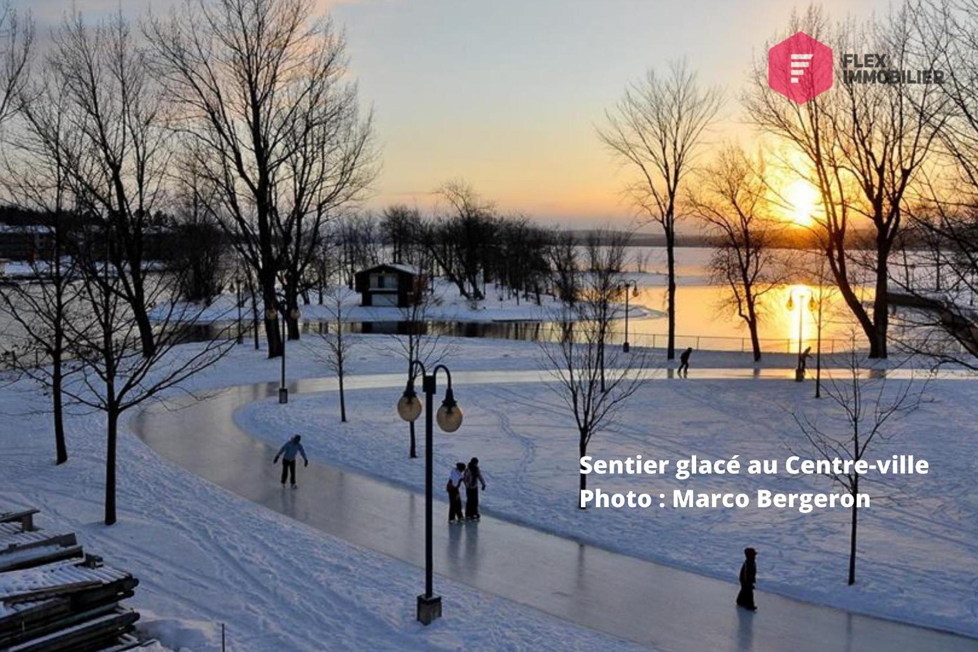 The Comfort On The River In Downtown Magog Exterior photo